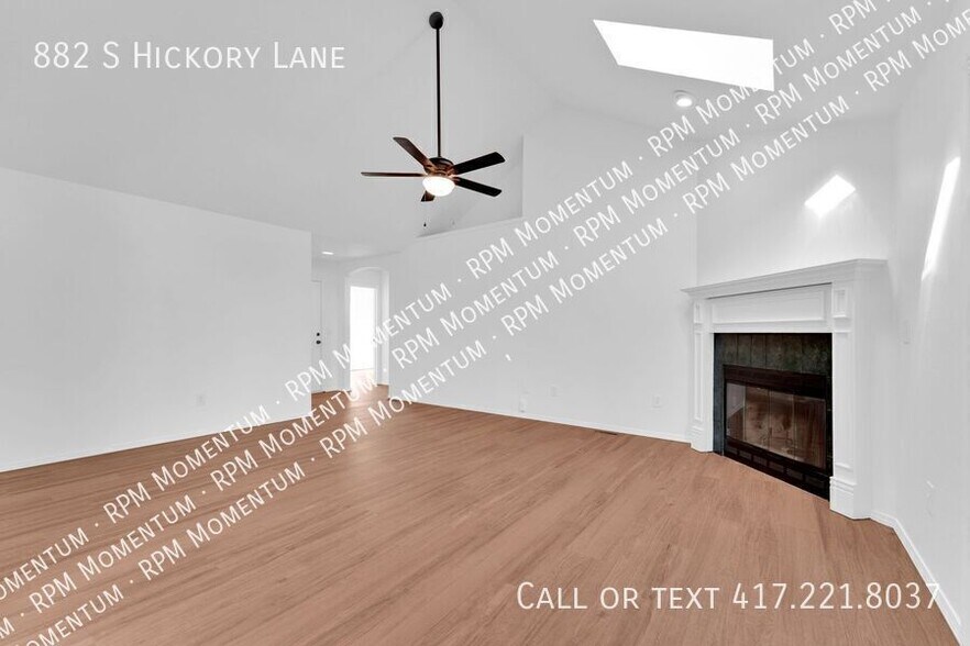 Building Photo - 882 S Hickory Ln