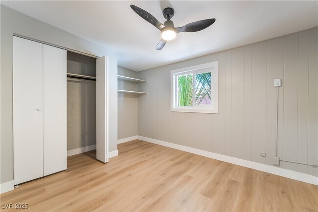 Building Photo - 2749 Del Mar Pl