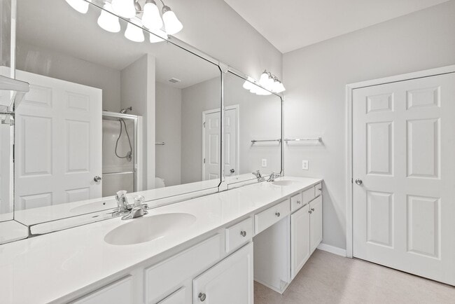 Building Photo - Prime Ballantyne Living: 2-Bedroom, 2-Bath Condo