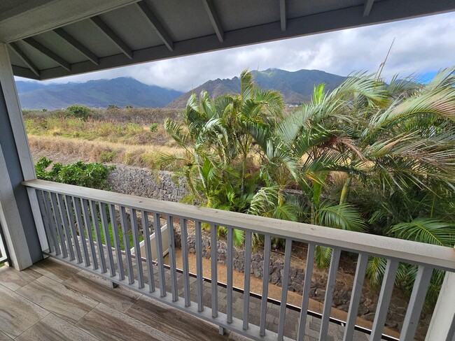 Building Photo - For Rent: Stunning Home in Waiolani Mauka ...