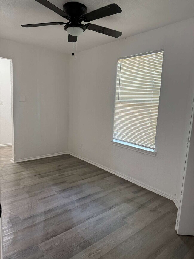 Building Photo - Newly Renovated Beautiful Home Close to So...