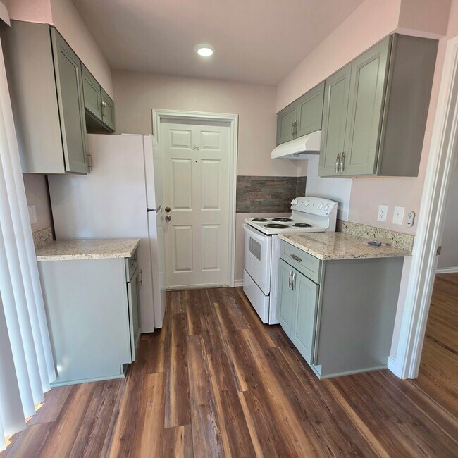 Building Photo - Charming remodeled 3-bedroom home for lease!