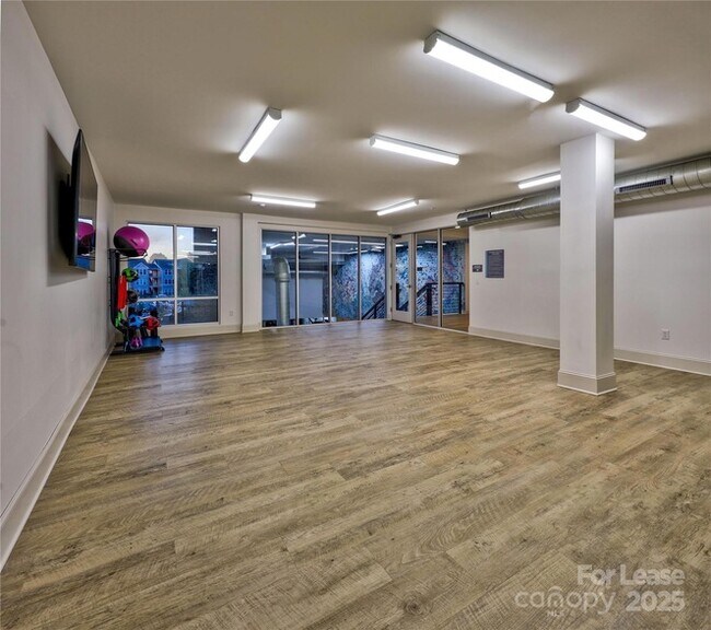 Building Photo - 8501 University Executive Park Dr