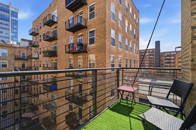 Building Photo - 417 S Jefferson St