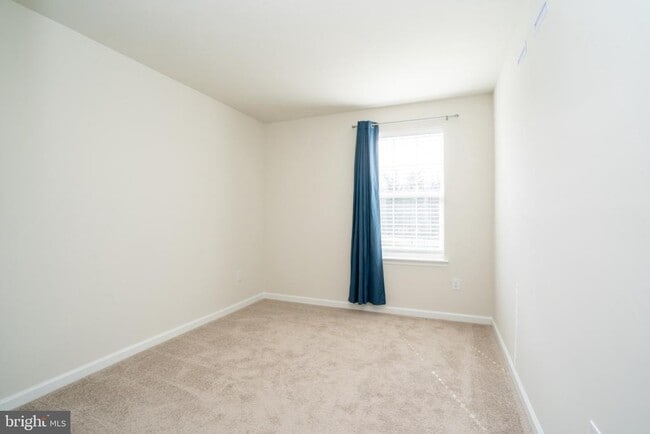 Building Photo - 172 Mazzeo Dr