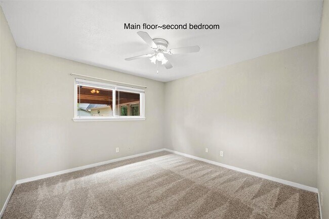 Building Photo - 9411 Cedar Crest Dr