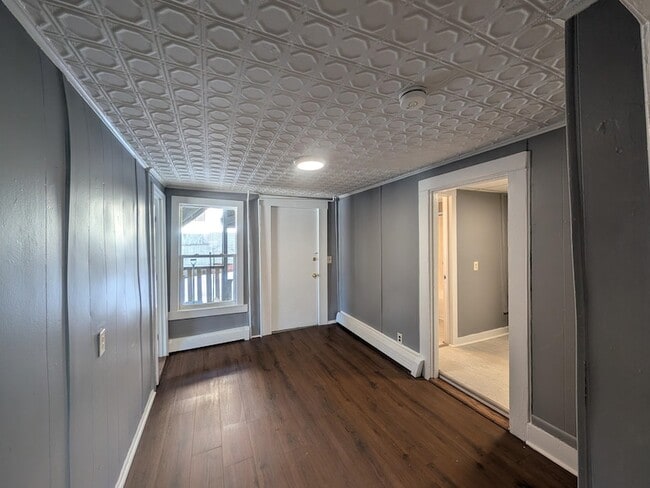 Building Photo - 13-15 Walnut Street Unit 3