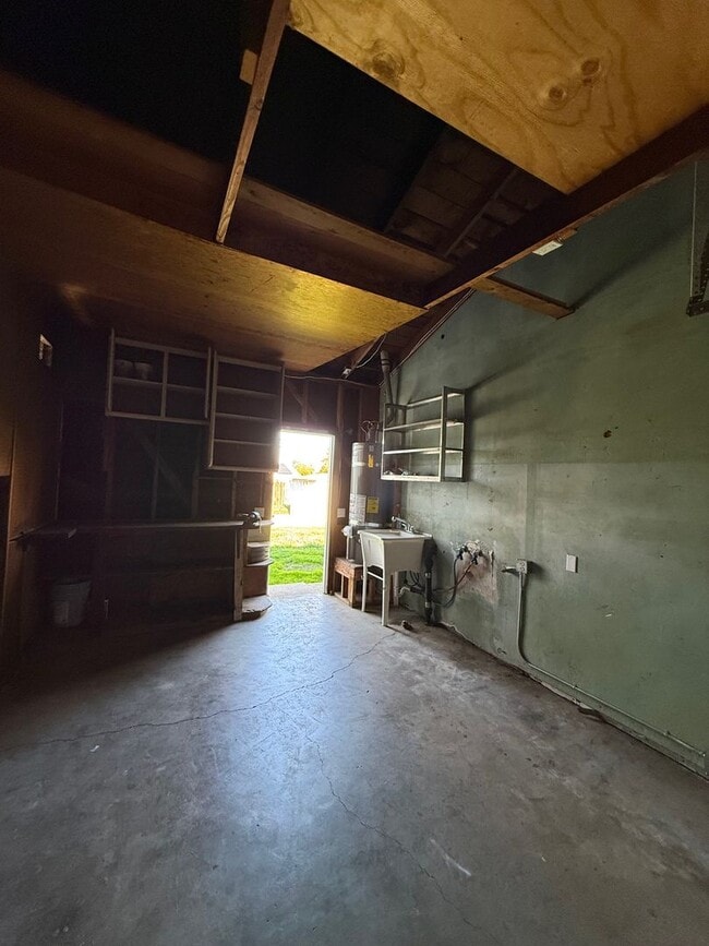 Building Photo - Beautiful 2 Bedroom 1 Bath home in well desired El Cajon neighborhood