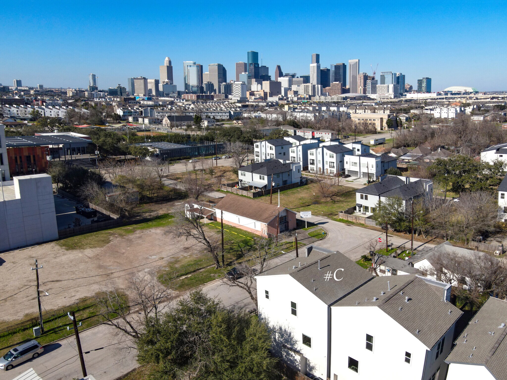 Skyline View - 3107 Saint Charles St