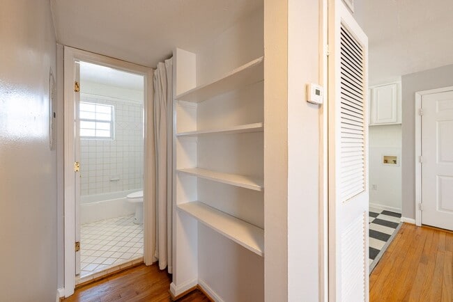 Building Photo - Peachtree Hills Court, 2-bedroom Atlanta address in the heart of the Hills for $1400-month.