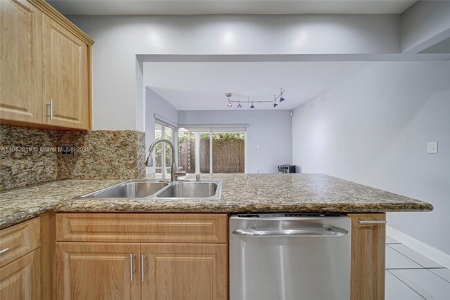 Building Photo - 621 SW 99th Pl