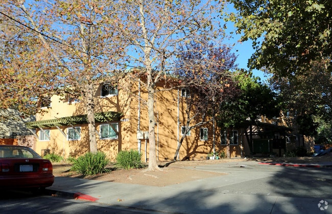 Building Photo - Riley Court Apartments