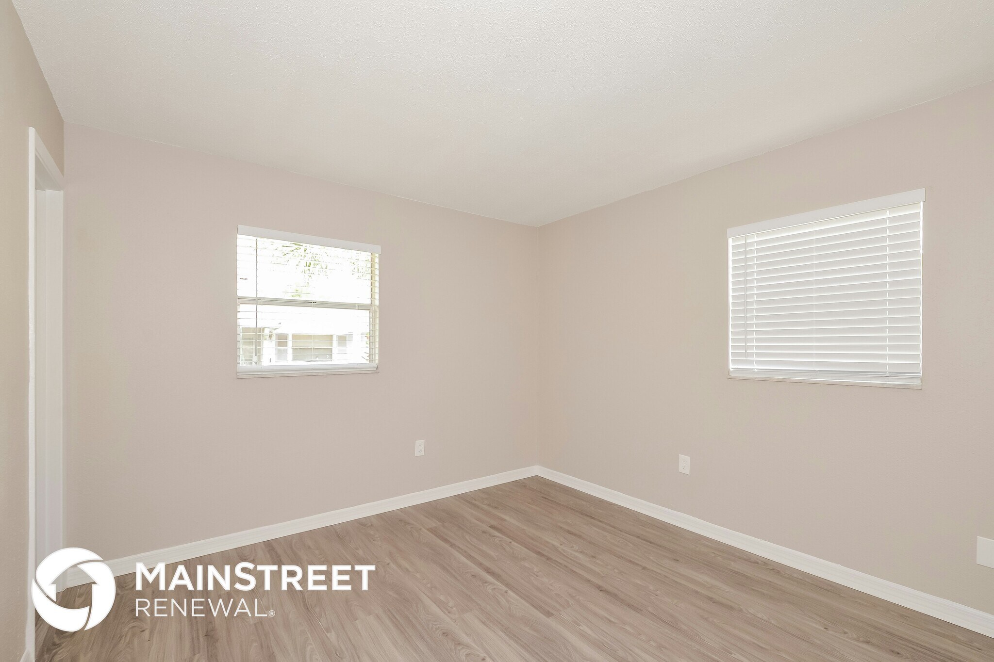 Building Photo - 3019 Clay Cir