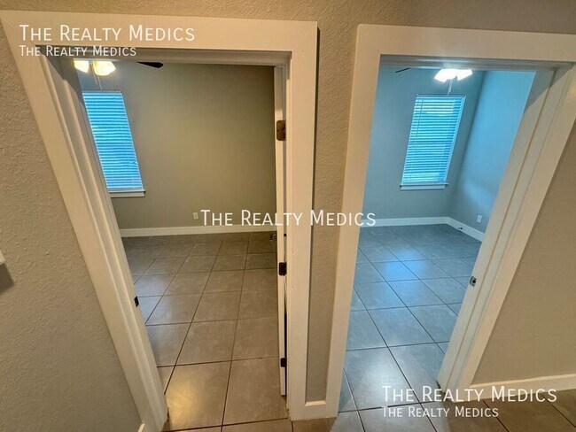 Building Photo - 310 Drum Ct