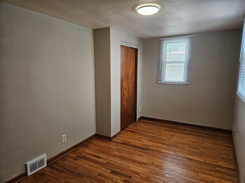 2nd Bedroom - 125 29th St NE