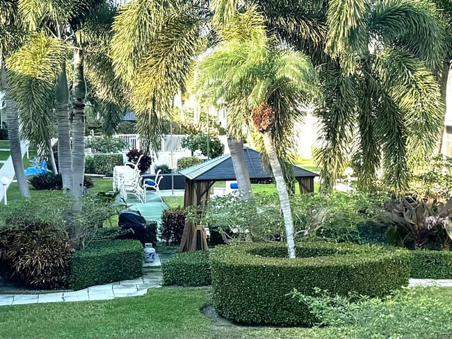 Building Photo - 2100 NE 38th St