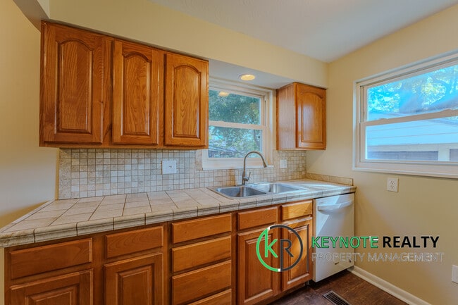 Building Photo - 1840 Culver Ave