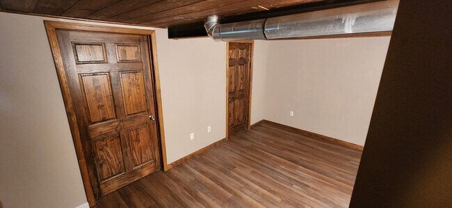 Building Photo - 1224 Woodlawn Dr