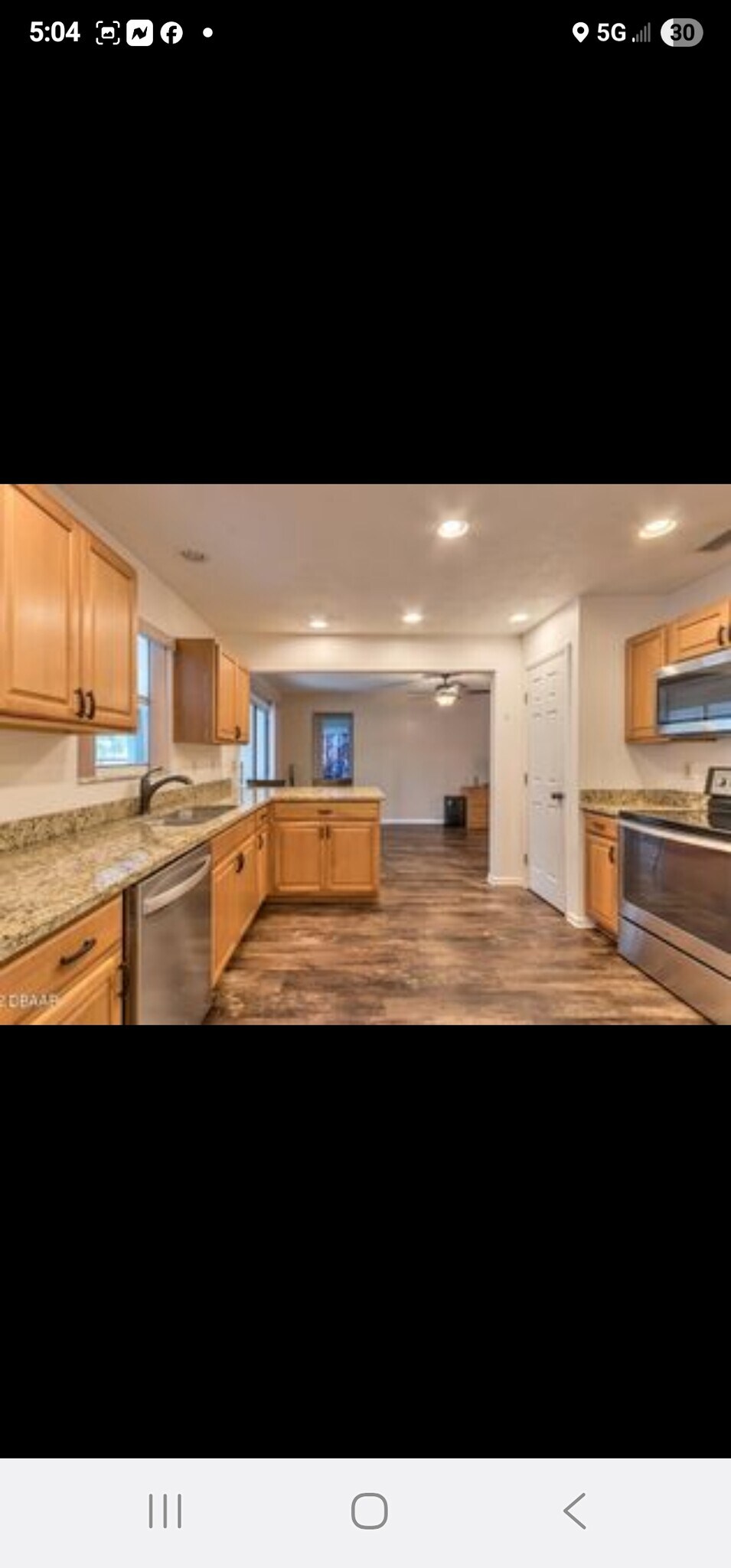 Building Photo - 2404 Pine Tree Dr