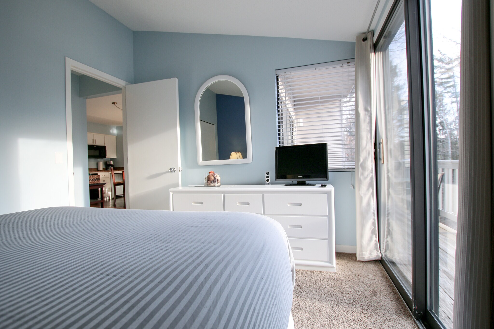 Building Photo - 5713 Creeks Crossing N