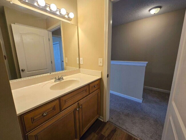 Building Photo - 541B PATRIOT PARK CT, CLARKSVILLE, TN 37042