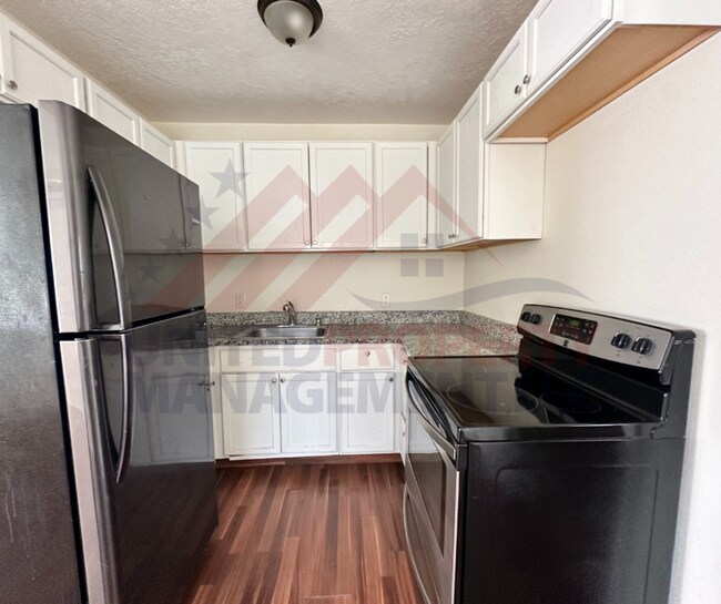 Building Photo - 504 W Tansill St