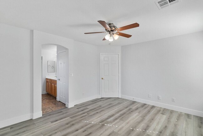 Building Photo - *NICE UPGRADED HOME IN SOUTHERN HIGHLANDS!!