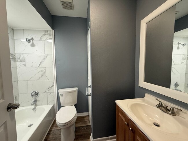 Building Photo - 65th Terrace N - Triplex