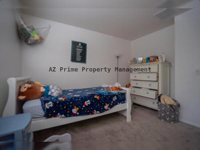 Building Photo - 15160 W Smokey Dr