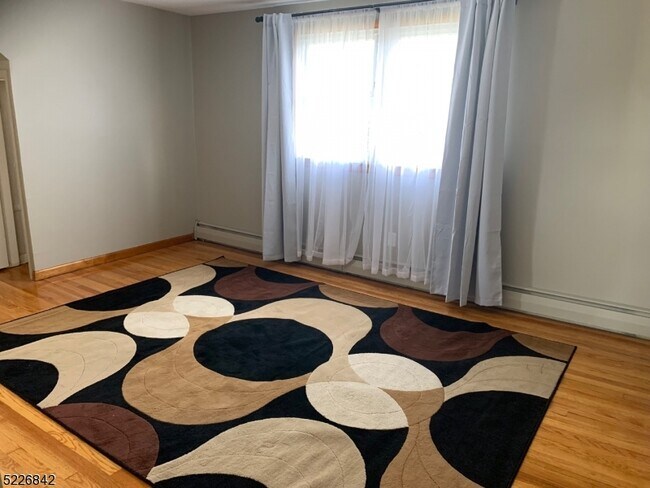 Building Photo - 172 W 3rd St