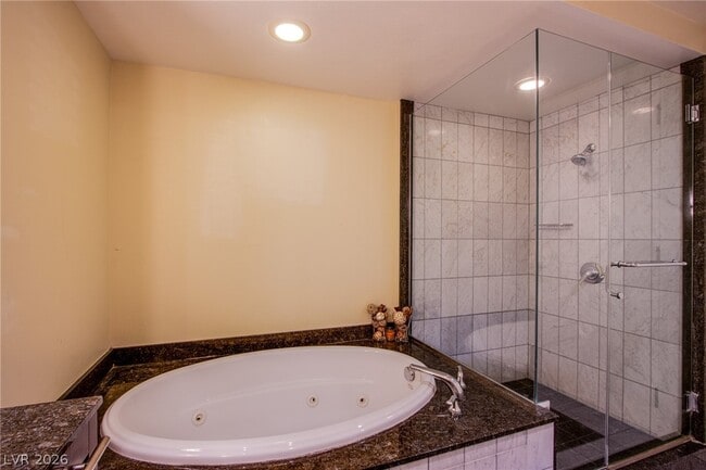 Building Photo - 2700 S Las Vegas Blvd