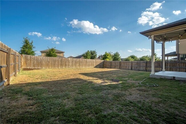 Building Photo - 170 Kingfisher Ln