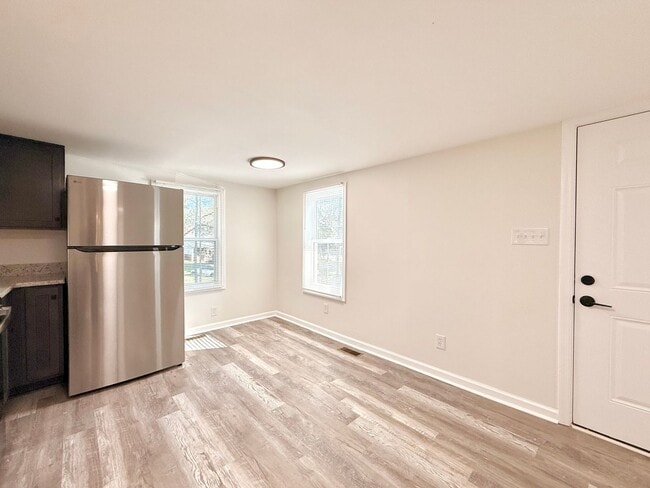 Building Photo - Home at Last!