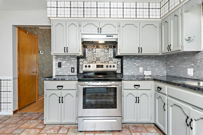 Building Photo - 1137 Dean Dr