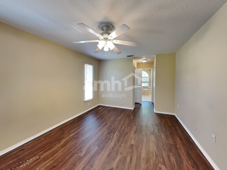 Building Photo - 3502 49th Ave E