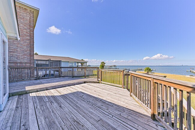 Building Photo - 7706 Channelview Dr