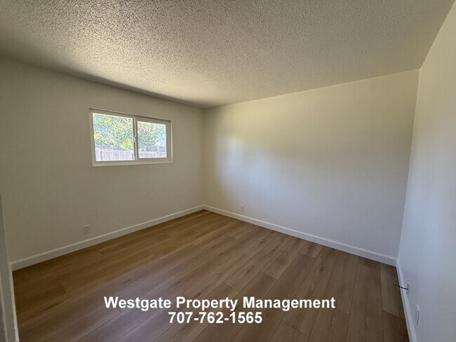 Building Photo - 1340 Ramona Ln
