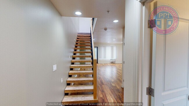 Building Photo - Stylish Condo Close To Nike & Intel - Pet Negotiable w/Pet Rent