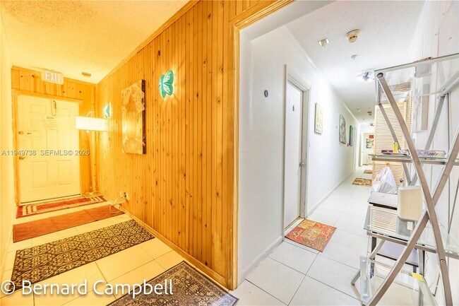 Building Photo - 129 SE 5th St