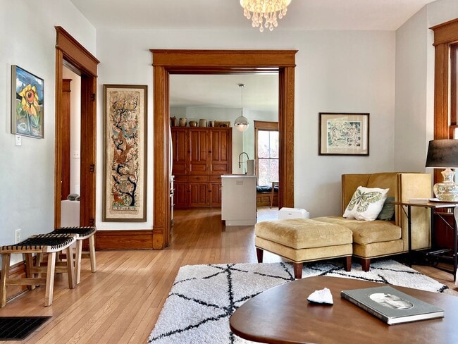 Building Photo - Victorian Gem in the Heart of Downtown – F...