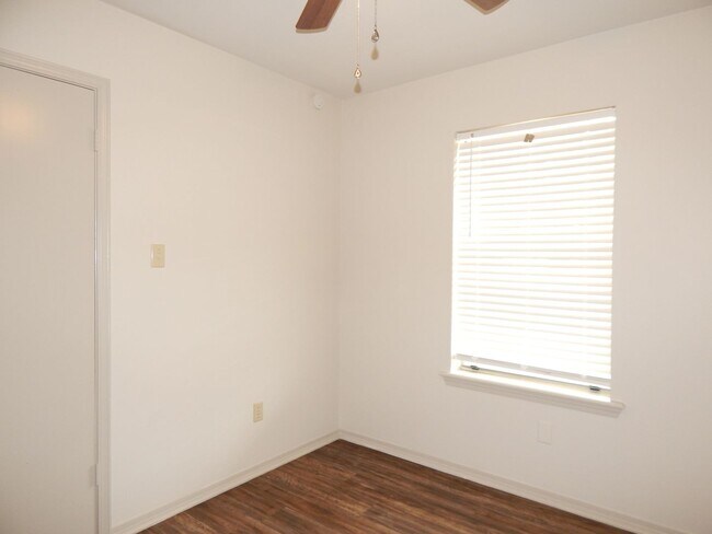 Building Photo - Whitehouse ISD! Lovely 3 Bedroom, 2 Bath Home