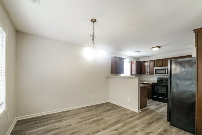 Building Photo - 233 Logan Creek Ln