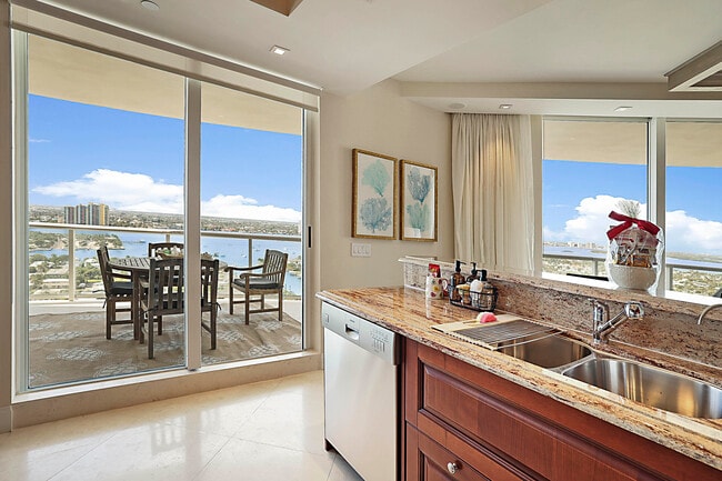 Building Photo - 2700 N Ocean Dr