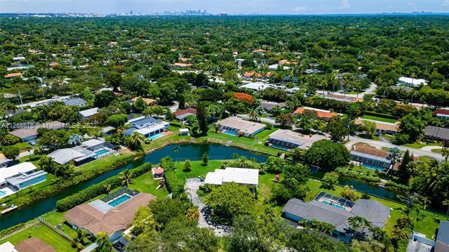 Building Photo - 11401 SW 72nd Plz