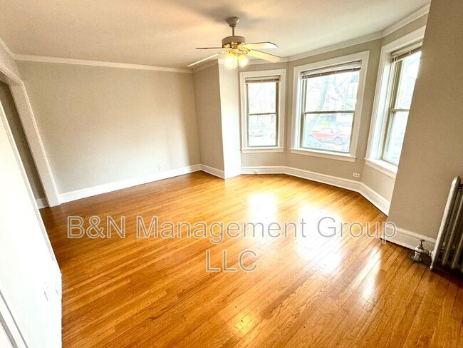 Building Photo - 4895 N Hermitage Ave