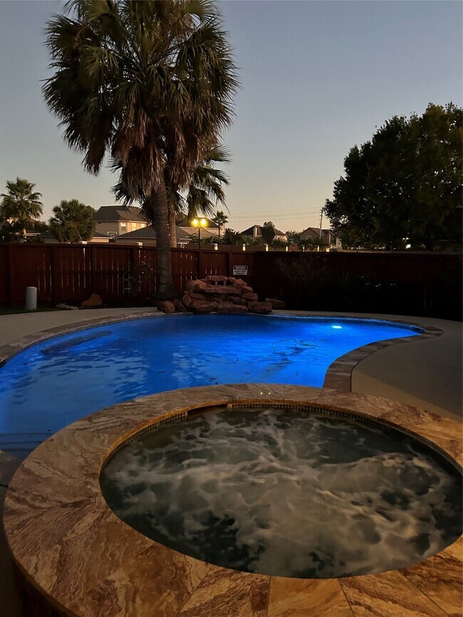 Building Photo - 3411 Bay Breeze Dr