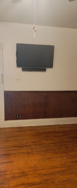 Building Photo - 533 Martin St