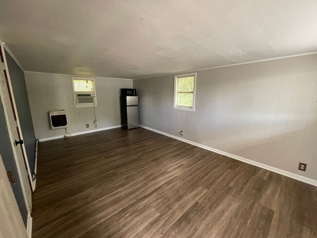 Building Photo - 721 US-62