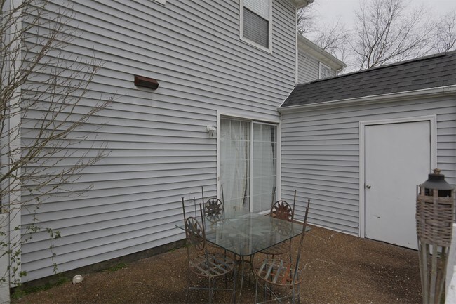 Building Photo - 1268 Carriage Park Dr
