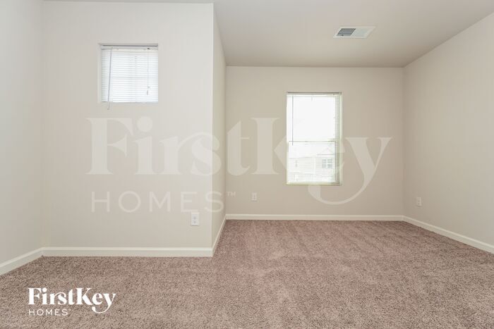 Building Photo - 152 Daisy Cir